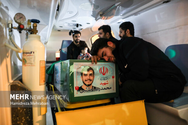وداع با پیکر <a href='https://sayeb.ir/tag/%d8%b4%d9%87%db%8c%d8%af'></div>شهید</a> «محمدرضا طالبی» در مسجد خرقانی