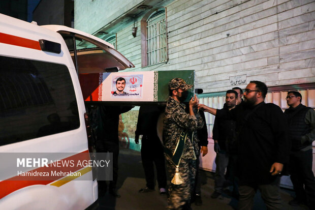 وداع با پیکر <a href='https://sayeb.ir/tag/%d8%b4%d9%87%db%8c%d8%af'></div>شهید</a> «محمدرضا طالبی» در مسجد خرقانی