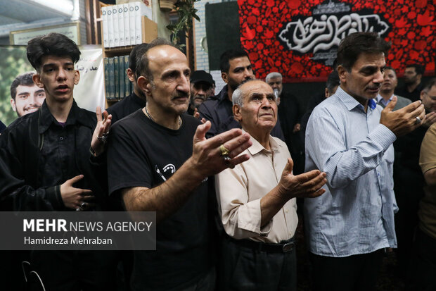 وداع با پیکر <a href='https://sayeb.ir/tag/%d8%b4%d9%87%db%8c%d8%af'></div>شهید</a> «محمدرضا طالبی» در مسجد خرقانی