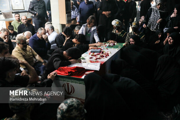 وداع با پیکر <a href='https://sayeb.ir/tag/%d8%b4%d9%87%db%8c%d8%af'></div>شهید</a> «محمدرضا طالبی» در مسجد خرقانی