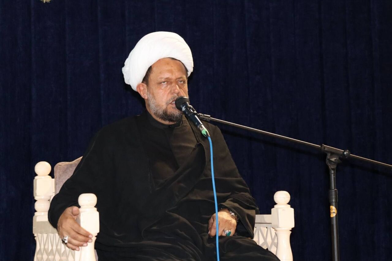 امام جمعه عسلویه: دفاع از ولایت جلوهای از سیره حضرت زهرا (س) است امام جمعه عسلویه: دفاع از ولایت جلوهای از سیره حضرت زهرا (س) است