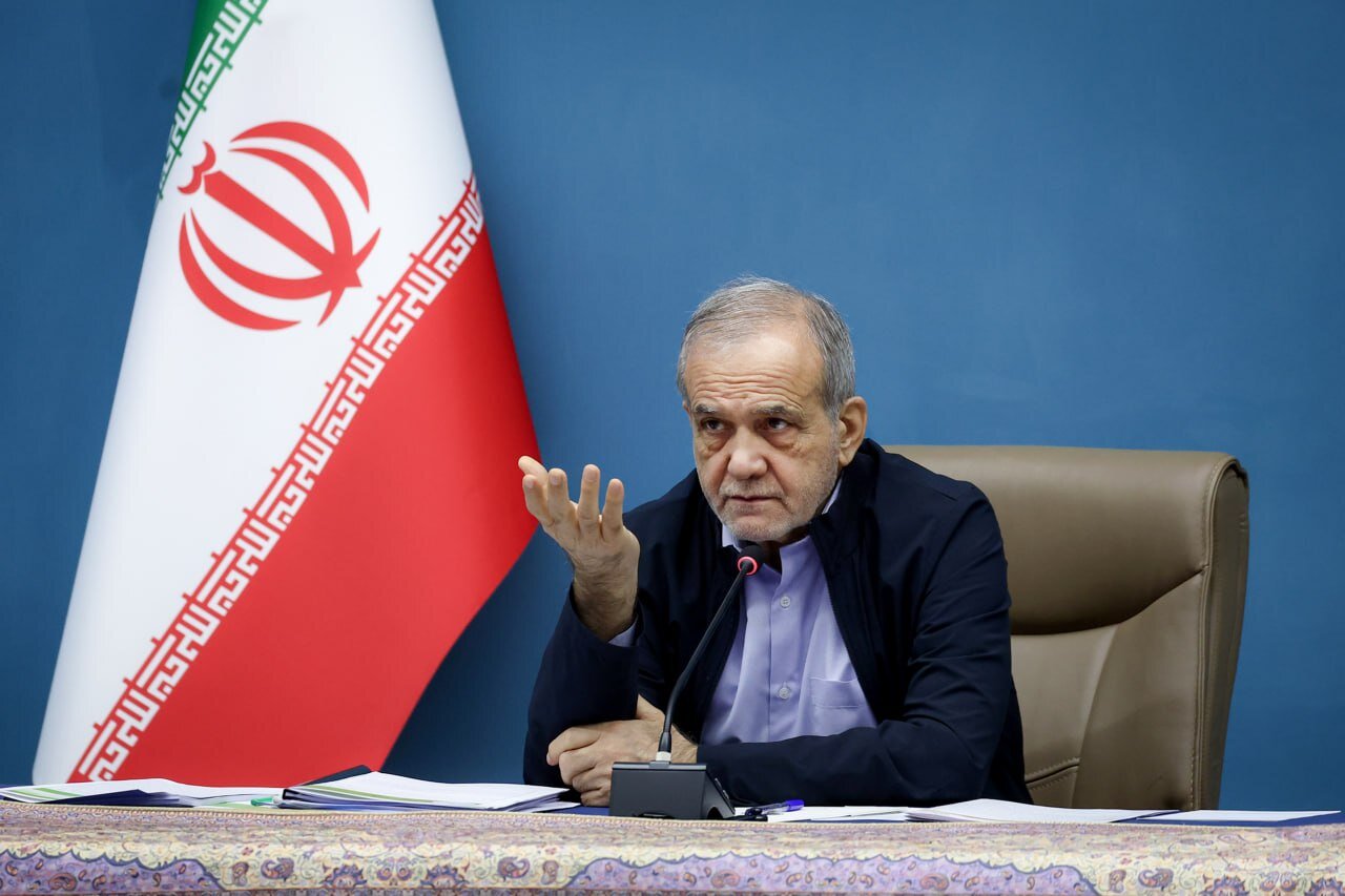 پزشکیان: تنشهای دیماه بیشتر ناشی از آسیبهای اجتماعی بود پزشکیان: تنشهای دیماه بیشتر ناشی از آسیبهای اجتماعی بود