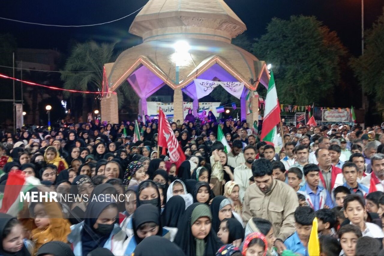 قاب ماندگار همدلی فارس و بلوچ در ویژه برنامه «محفل» در ایرانشهر