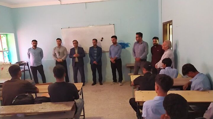 معلم گناوه‌ای تجلیل شد
