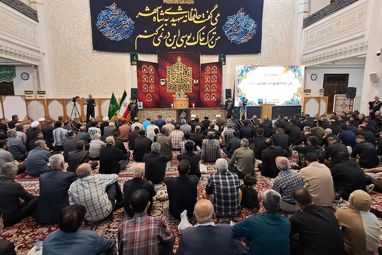 آغاز مراسم چهارمین سالگرد شهدای حادثه تروریستی حرم شاهچراغ (ع)