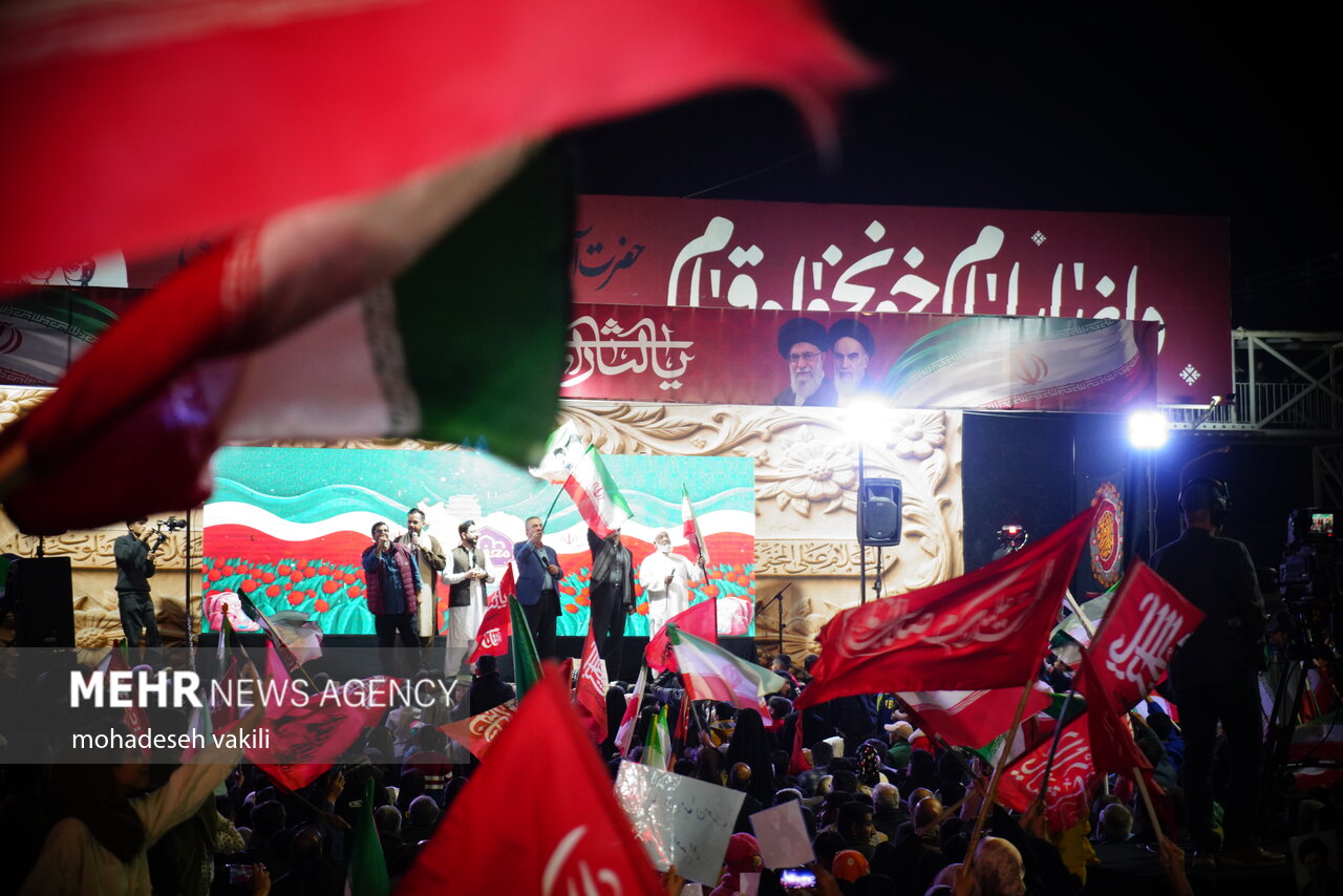 تجمع حماسی مردم زاهدان در شب ۲۴۱