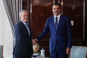 أمير قطر يلتقي بزشكيان؛ تأكيد على تعزيز العلاقات الثنائية وتطوير التعاون
