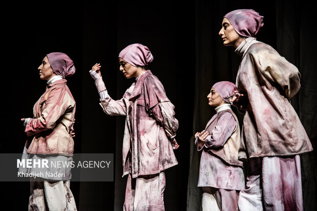 نمایش «کالیگولا»