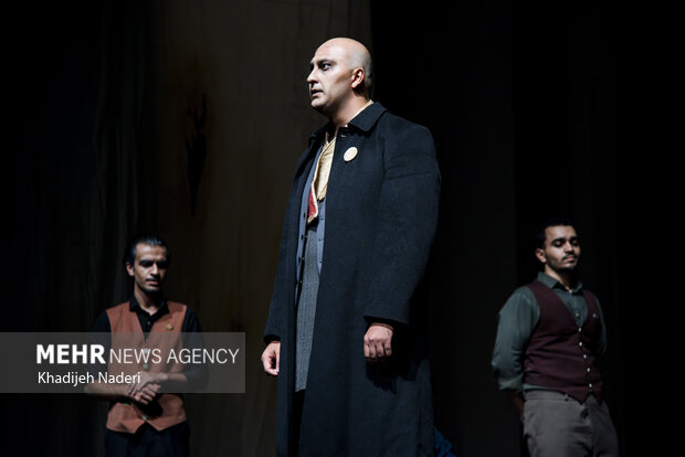 نمایش «کالیگولا»