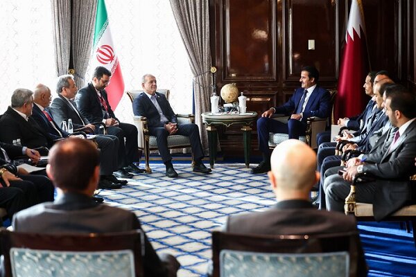 الرئيس الايراني وامير قطر يؤكدان على  تعزيز العلاقات الثنائية وتوسيع التعاون في مجال الطاقة