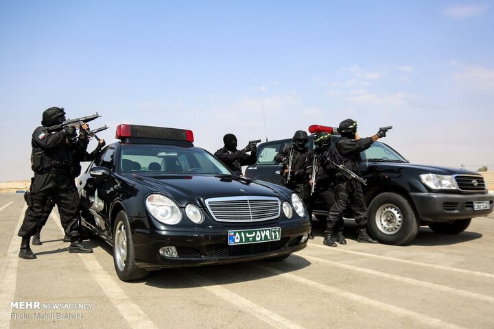 Intel. forces nab dozens of terrorists in SE Iran