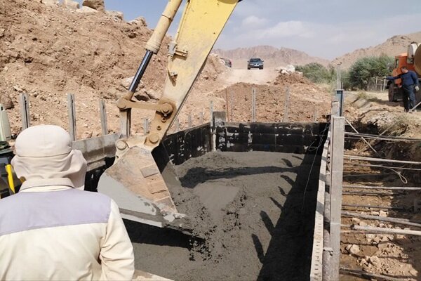 اجرای طرح احداث دیوارهای حائل در محورهای مواصلاتی چهارمحال و بختیاری