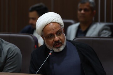 تبیین شخصیت‌های هویت‌ آفرین راهی برای مقابله با روایت‌سازی دشمن است