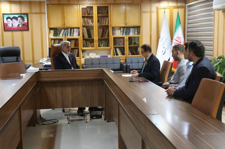 فرماندار رشت: بیماران نباید درگیر مشکلات مالی نظام بیمه‌ای شوند