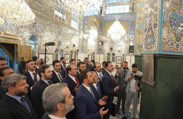 الزیدی به زیارت حرم حضرت زینب(س) رفت+تصاویر
