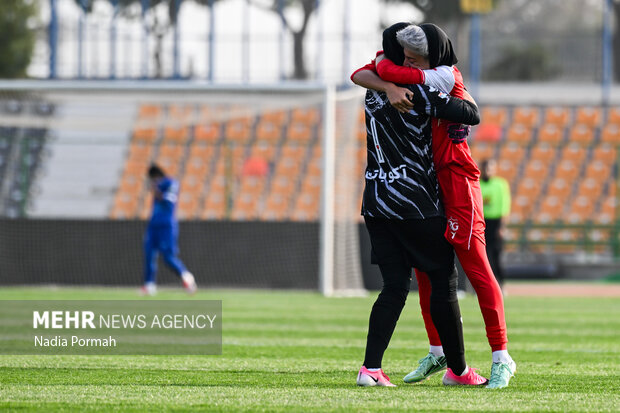 لیگ برتر فوتبال زنان - استقلال و پرسپولیس