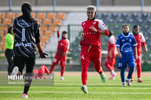 لیگ برتر فوتبال زنان - استقلال و پرسپولیس