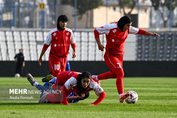 لیگ برتر فوتبال زنان - استقلال و پرسپولیس