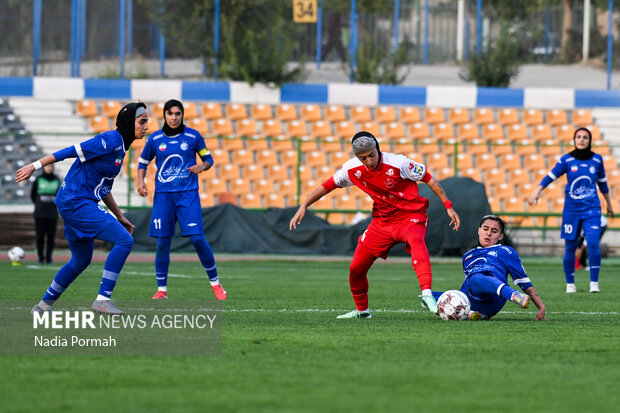 لیگ برتر فوتبال زنان - استقلال و پرسپولیس