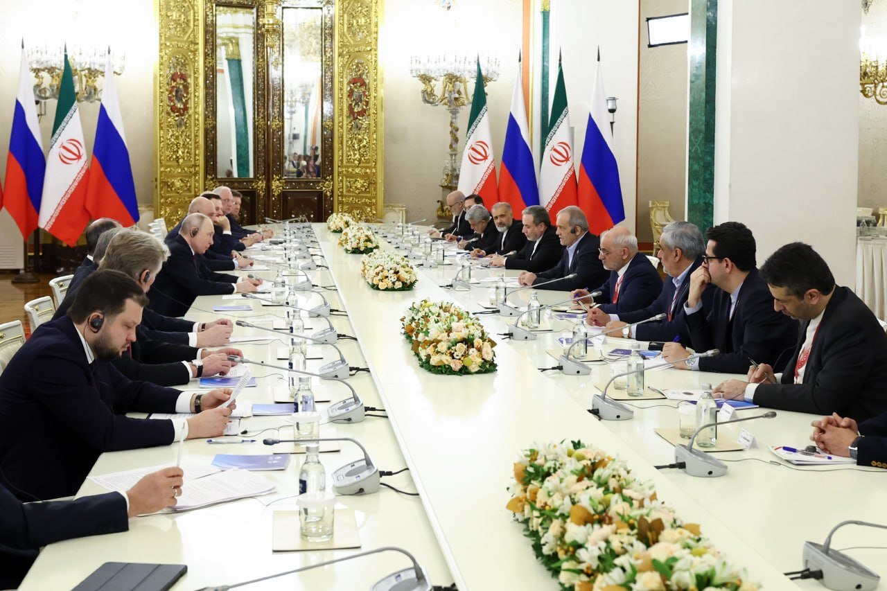 Putin to Pezeshkian: Russia honoring all commitments in joint projects with Iran
