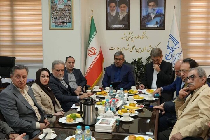 وعده پرداخت مطالبات ۱۴۰۴ داروخانه‌ها؛ جزئیات نشست داروسازان