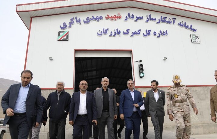 گیت‌ها و خطوط ورودی و خروجی مسافری و باربری مرز بازرگان افزایش می یابد