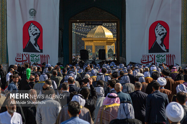 تشرف شیوخ عشایر <a href='https://sayeb.ir/tag/%d8%b9%d8%b1%d8%a7%d9%82'></div>عراق</a> به حرم امام رضا(ع)