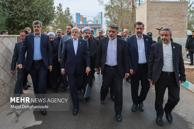 سفر یکروزه <a href='https://sayeb.ir/tag/%d9%85%d8%b9%d8%a7%d9%88%d9%86-%d8%a7%d9%88%d9%84-%d8%b1%d8%a6%db%8c%d8%b3-%d8%ac%d9%85%d9%87%d9%88%d8%b1'></div>معاون اول رئیس جمهور</a> به <a href='https://sayeb.ir/tag/%db%8c%d8%b2%d8%af'>یزد</a>