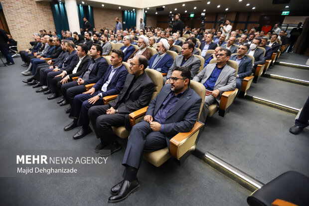 سفر یک‌روزه معاون اول رئیس جمهور به یزد