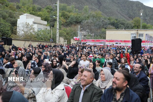 اشتبین میزبان دهمین جشن انار ارس