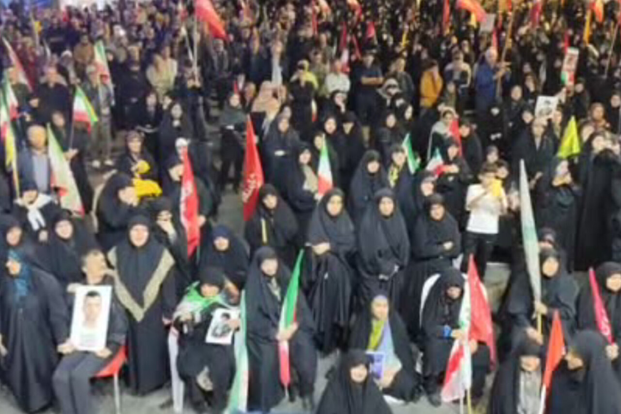 ساری به وقت مقاومت در شب ۲۴۳