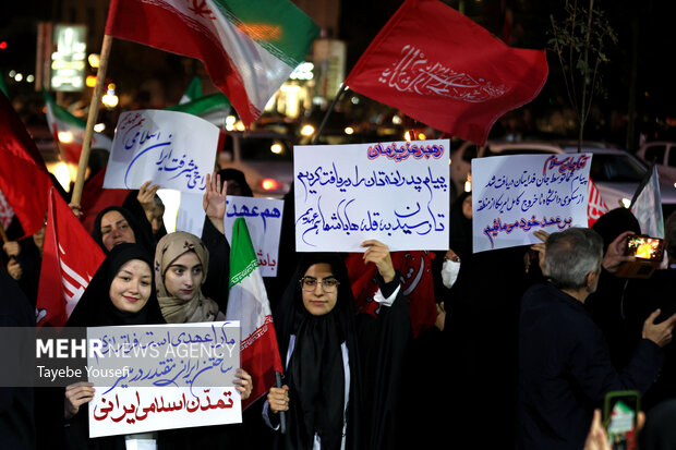 اجتماع دانشجویان همدان در لبیک به رهبر انقلاب