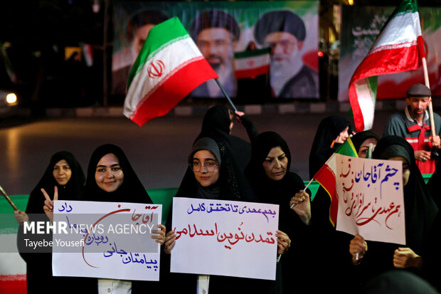 اجتماع دانشجویان همدان در لبیک به رهبر انقلاب