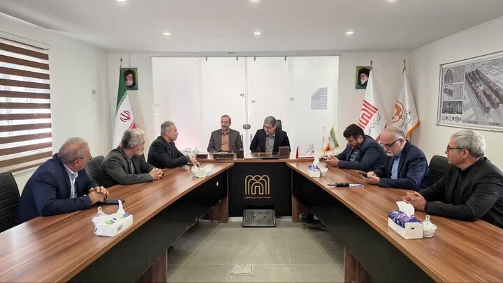 اجرای ۱۳۰ کیلومتر شبکه فاضلاب نجف‌آباد آغاز شد