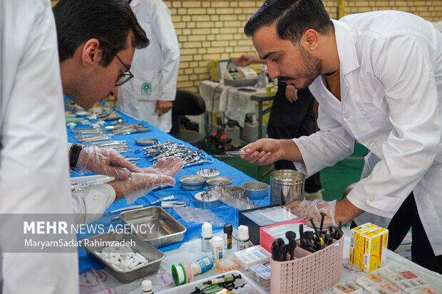 رزمایش جهادگران فاطمی در <a href='https://sayeb.ir/tag/%d8%b4%db%8c%d8%b1%d8%a7%d8%b2'></div>شیراز</a>