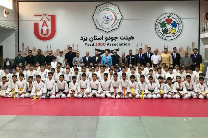 تحصیل و ورزش دو مسیر مکمل برای موفقیت جوانان هستند 