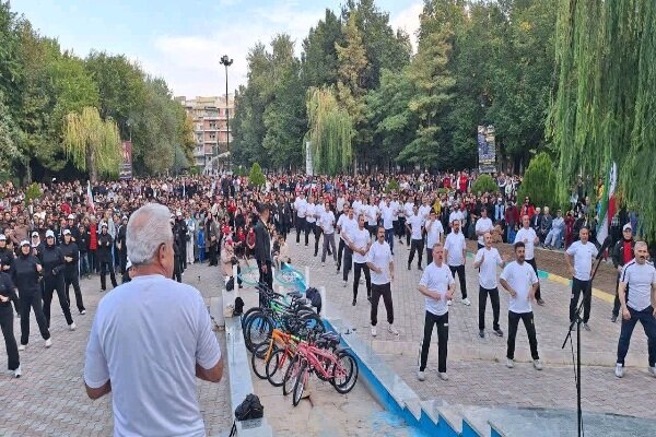 همایش پیادهروی خانوادگی سقز با حضور گسترده مردم برگزار شد همایش پیادهروی خانوادگی سقز با حضور گسترده مردم برگزار شد