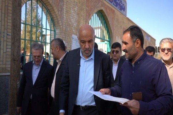 بازدید وزیر تعاون از درمانگاه تأمین اجتماعی و فنی و حرفهای لردگان بازدید وزیر تعاون از درمانگاه تأمین اجتماعی و فنی و حرفهای لردگان