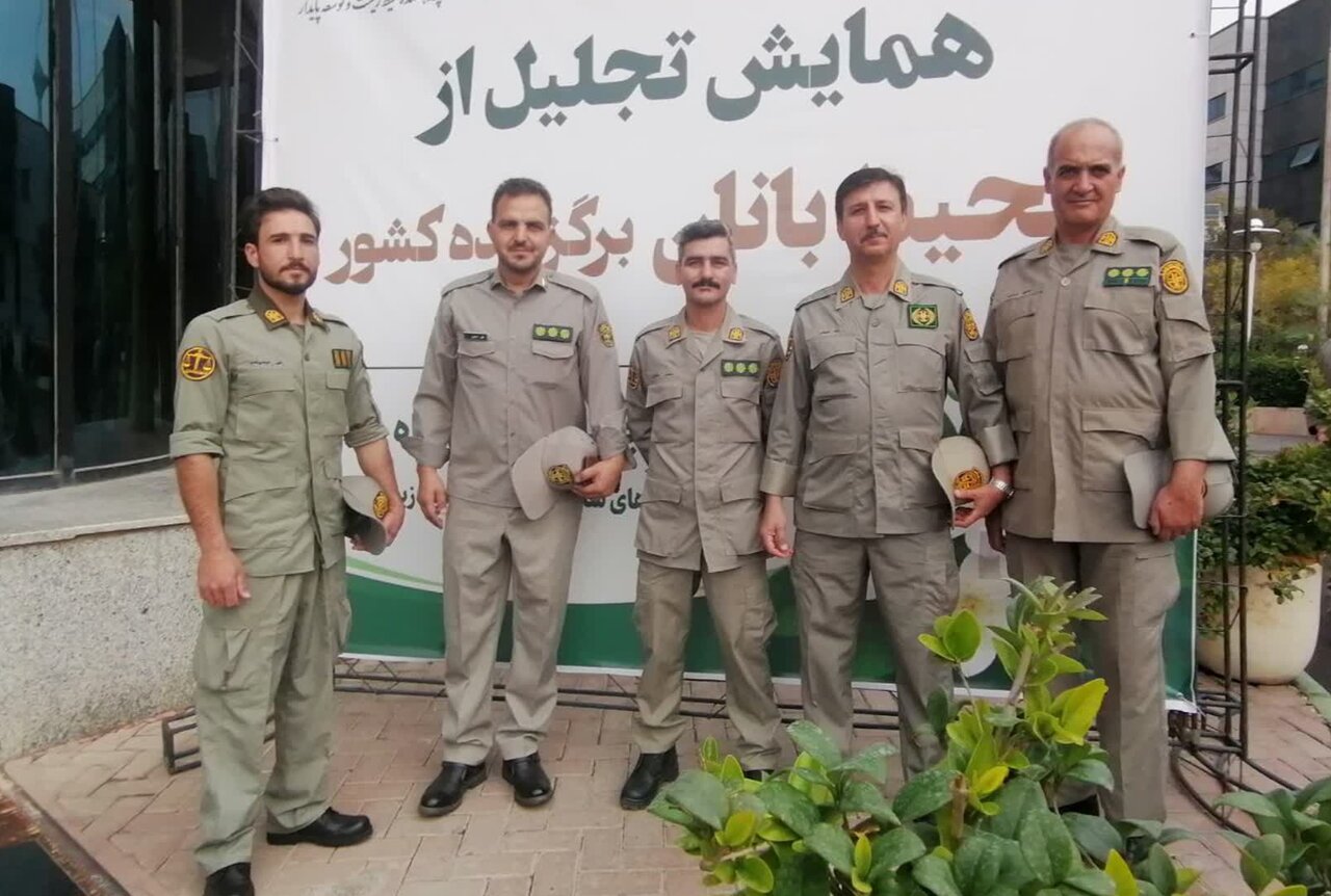 چهار محیطبان اصفهان در جمع نمونههای کشوری قرار گرفتند چهار محیطبان اصفهان در جمع نمونههای کشوری قرار گرفتند