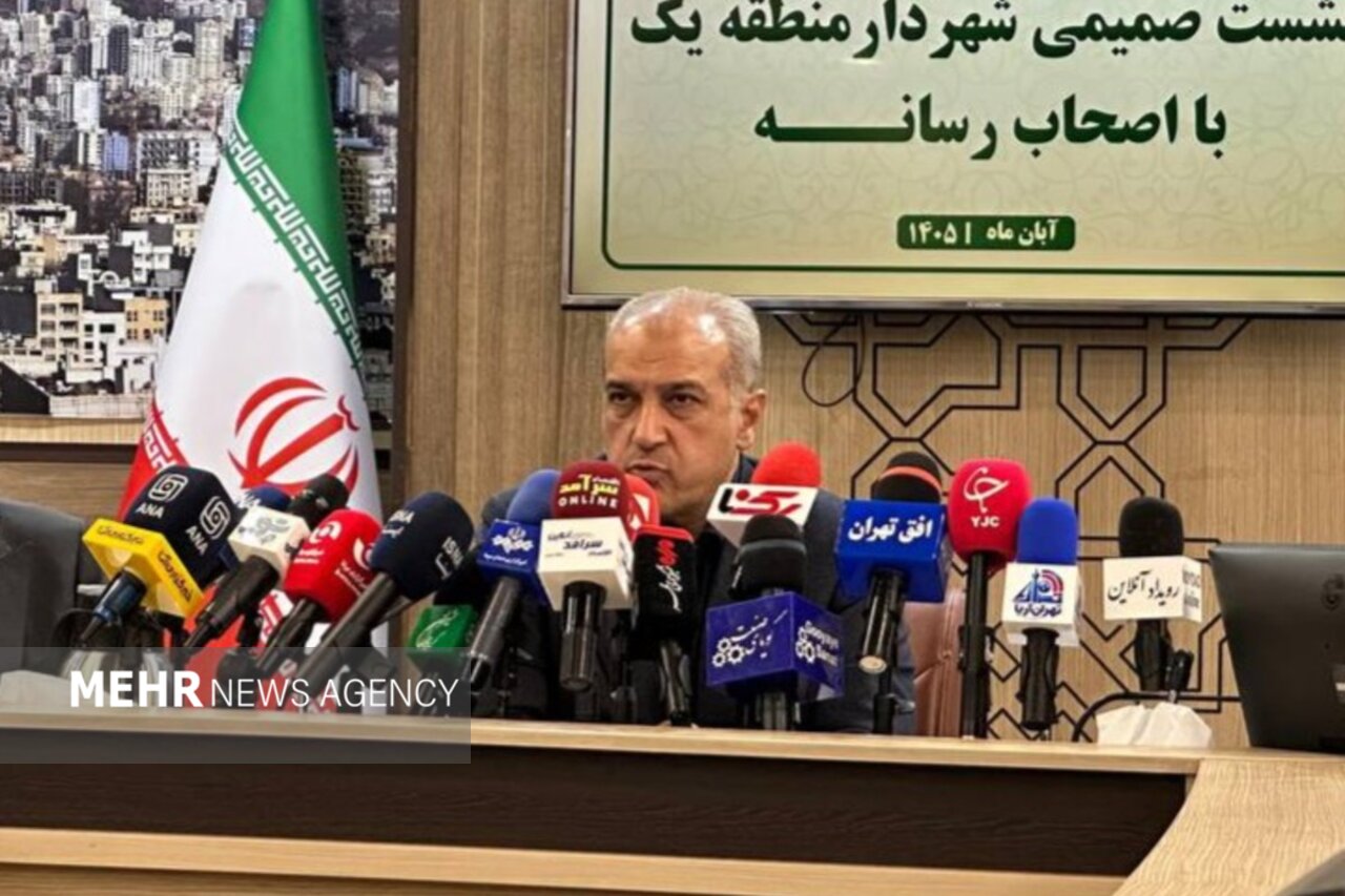 ۱۴۰۰ درخت خیابان ولیعصر شناسنامه‌دار شدند