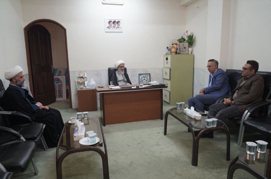 سملیان: زیرساخت‌های ارتباطی استان بوشهر تقویت می شوند