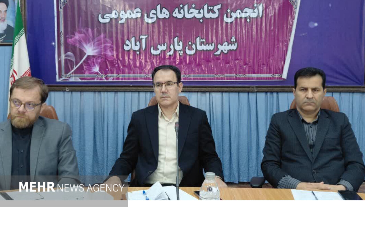 کتابخوانی باید به یک فرهنگ عمومی در جامعه تبدیل شود کتابخوانی باید به یک فرهنگ عمومی در جامعه تبدیل شود