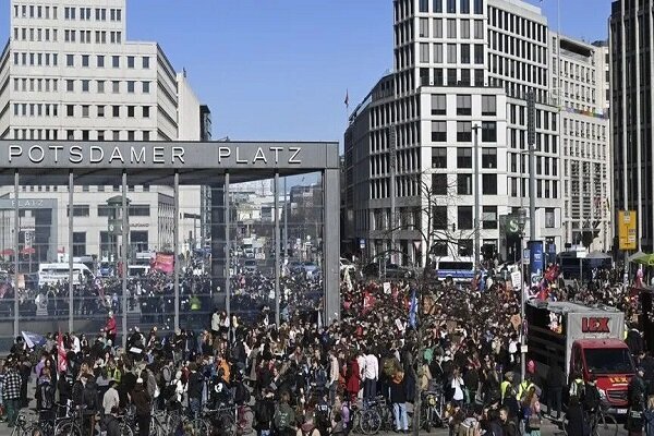 Students stage protest rallies in various German cities