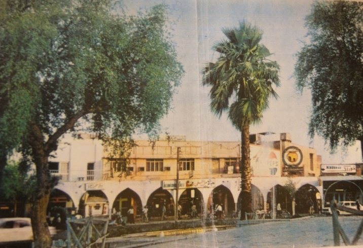 نیم قرن کتابفروشی اهواز در آستانه نابودی/ کتابفروشی بین الملل همچنان تعطیل