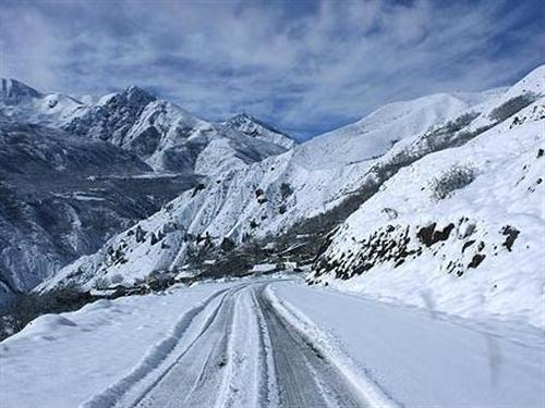 کاهش 10 درجه‎اي دما و بارش برف در گلستان