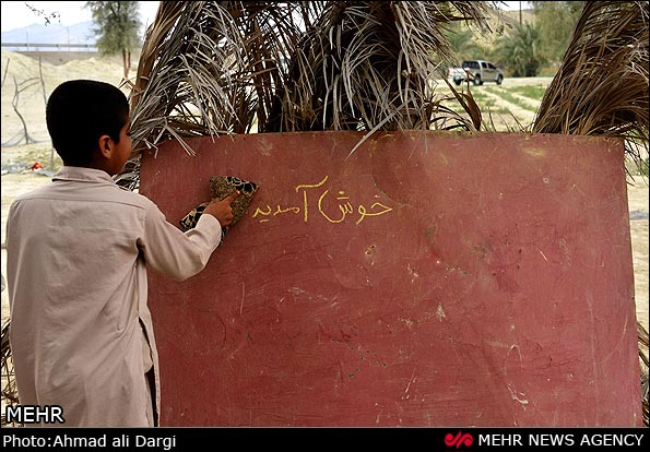 سایه مدارس کپری بر سر دانش آموزان/ شهر کرمان کمبود مدرسه دارد