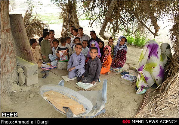 مدارس شبه کپری بخش محروم کاکاوند برچیده می شوند
