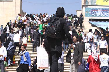 پیک نیک روز جمعه خانواده ها در نمایشگاه کتاب