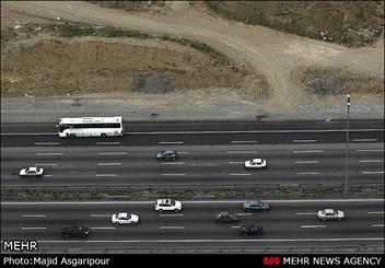 آغاز بخش پایانی بتن‌ریزی در پل غرب به شمال تقاطع بزرگراه شهید باکری با آزاد راه تهران - کرج
