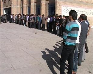 لرستانیها در مسیر شگفتی آفرینی در انتخابات/ صفوف چندین متری جلوی شعب اخذ رای